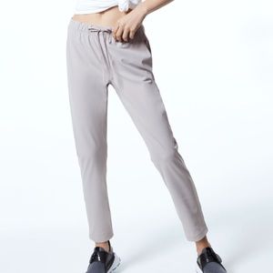 Aritzia The Constant Hanya Pant - Size Small Colour "Ashen"